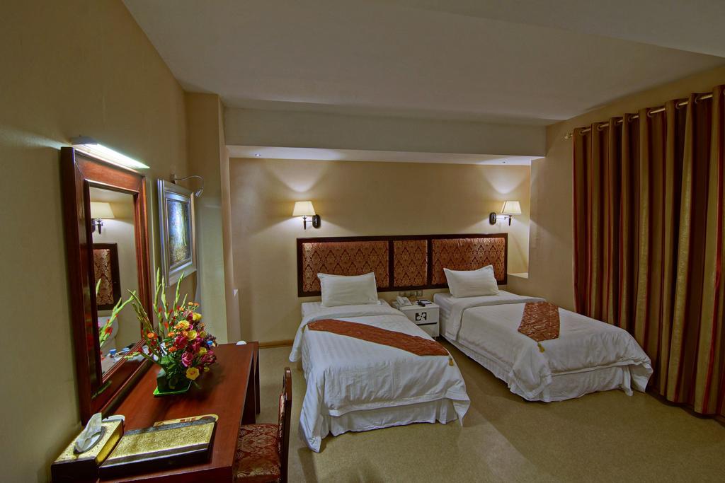 M3 Hotel Мандалей Екстериор снимка